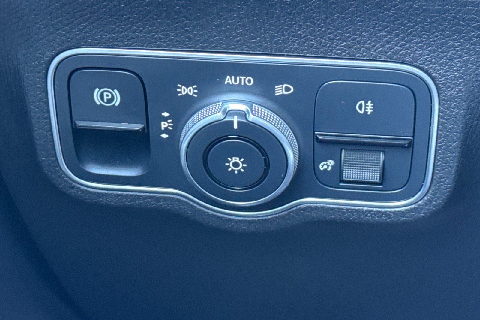 Certified 2022 Mercedes-Benz GLB 250 image 32