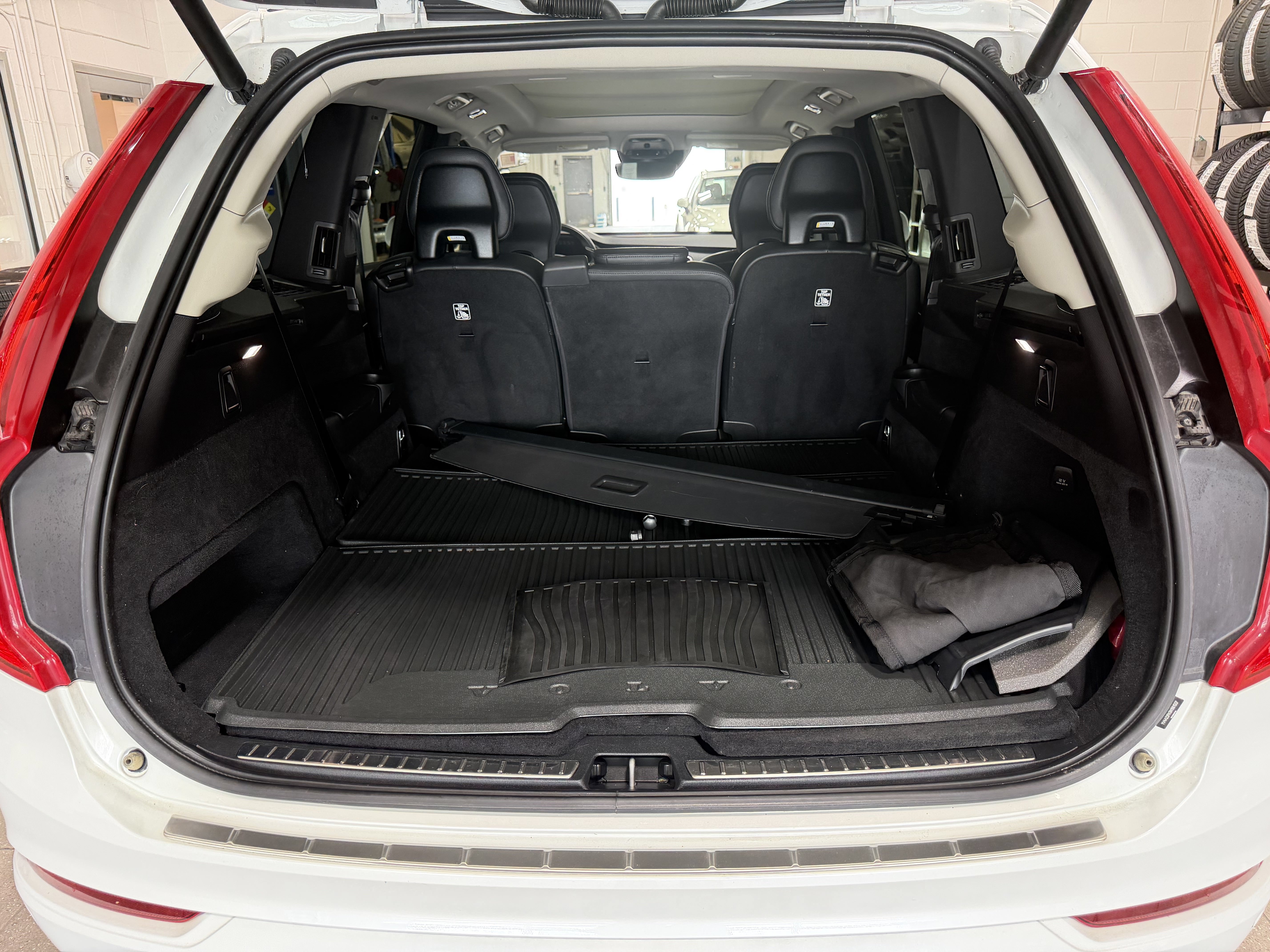 Used 2022 Volvo XC90 T6 Momentum w/ Advanced Package AWD/4WD image 25