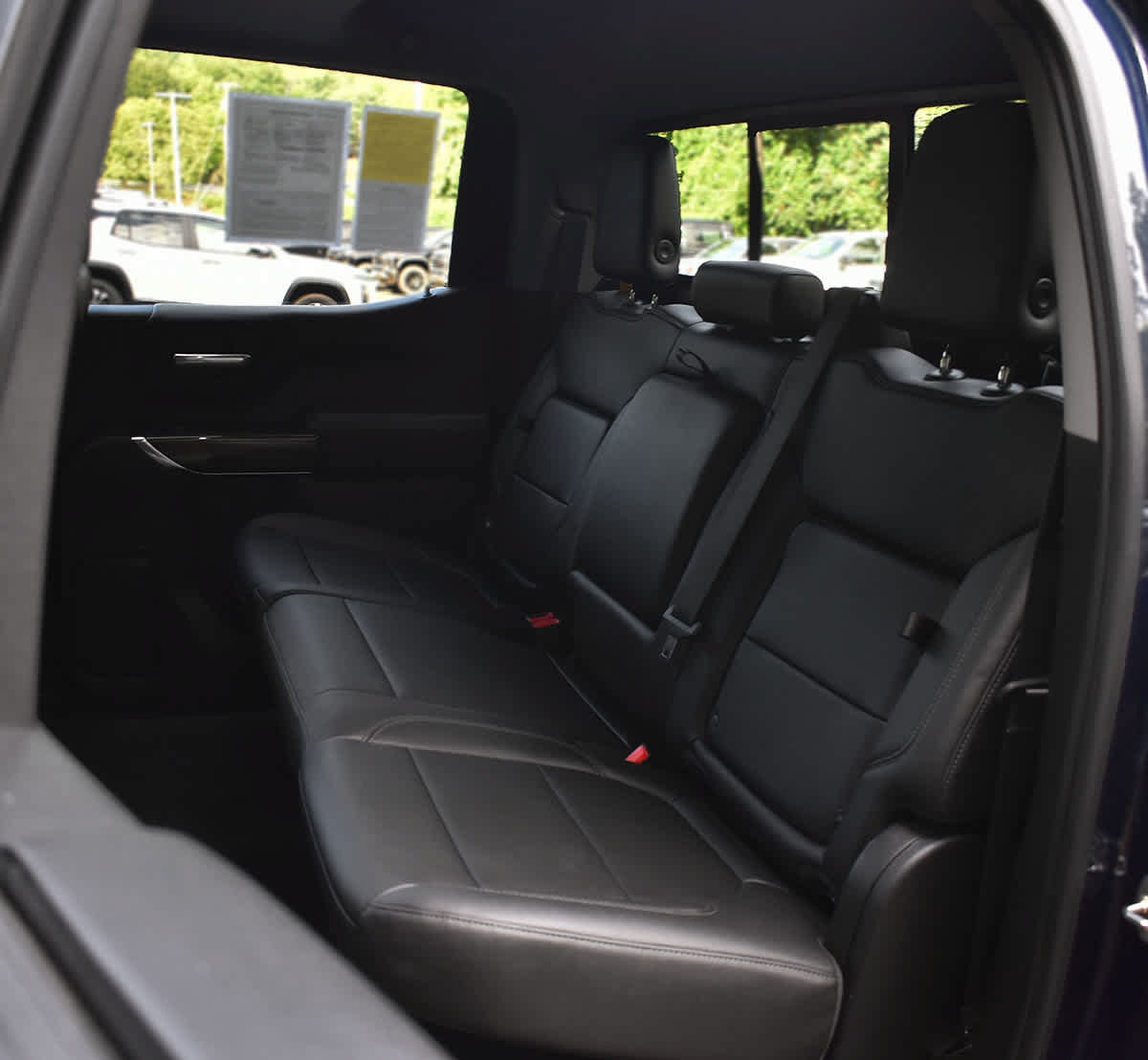 Used 2019 Chevrolet Silverado 1500 LT Trail Boss AWD/4WD image 11