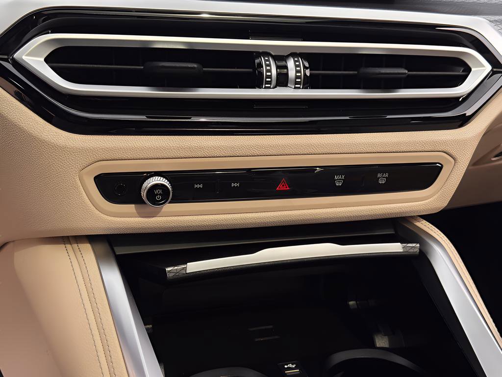 Used 2023 BMW i4 eDrive40 w/ M Sport Package image 25