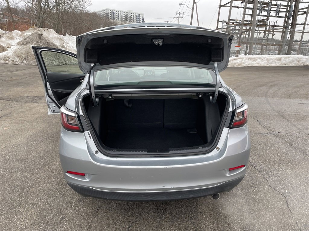 Used 2017 Toyota Yaris iA image 13