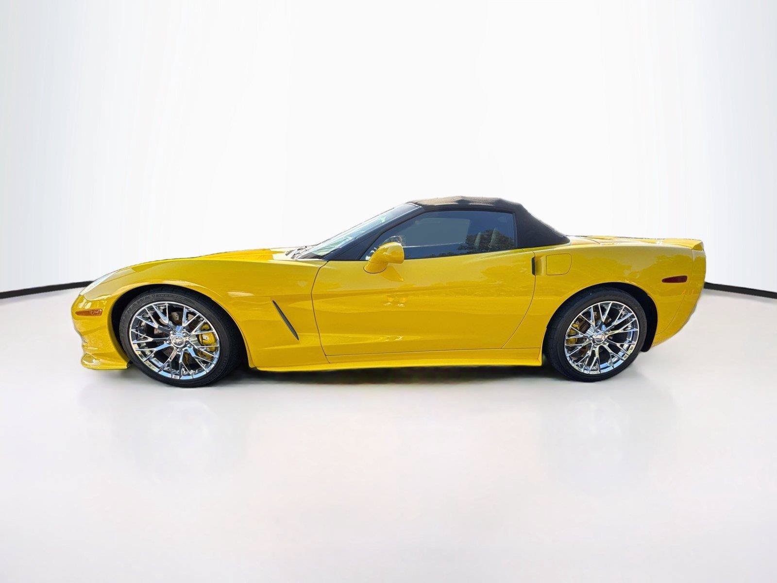Used 2006 Chevrolet Corvette Convertible w/ Preferred Equipment Group RWD image 2