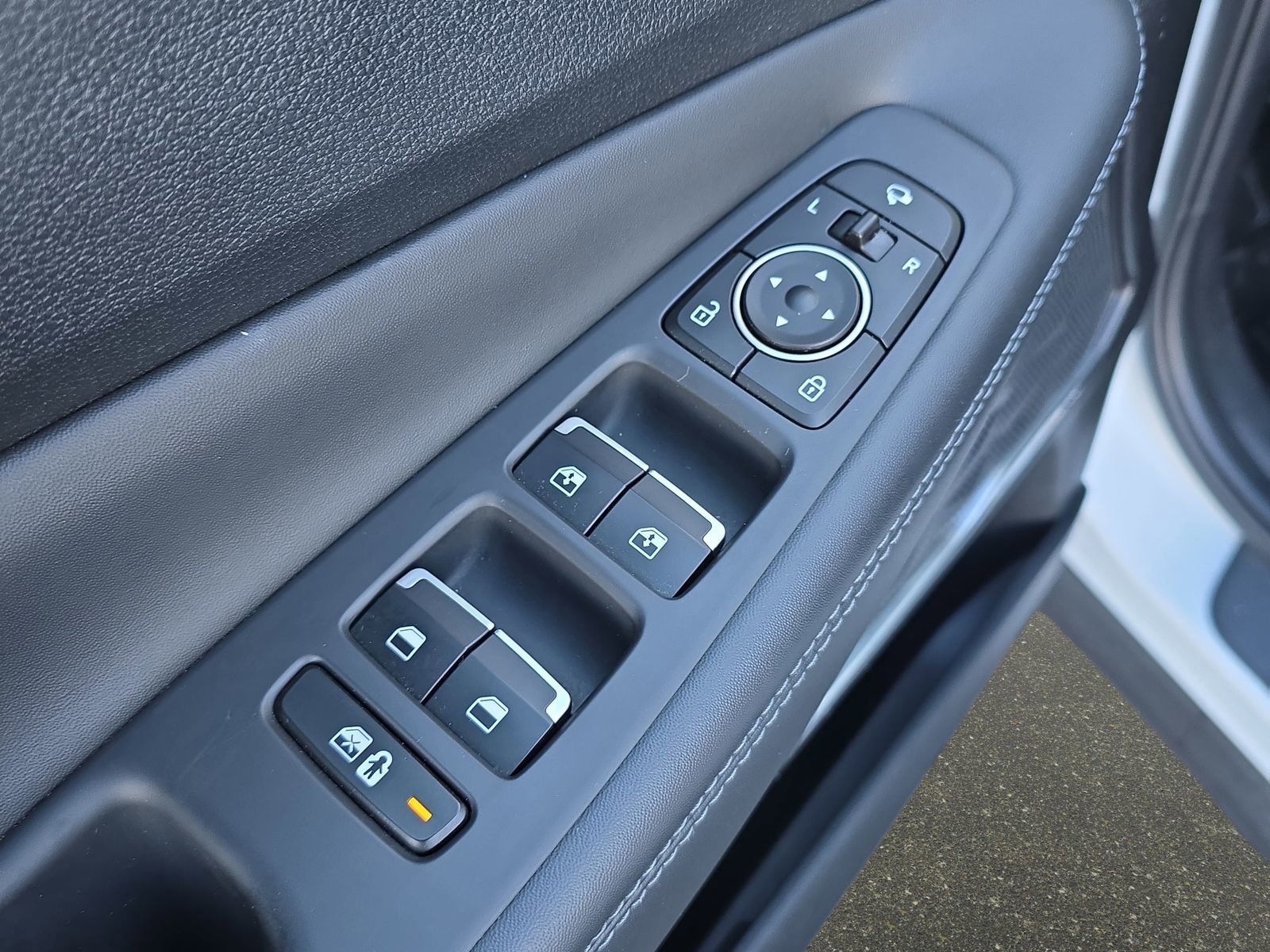 Used 2022 Hyundai Santa Fe Limited image 29