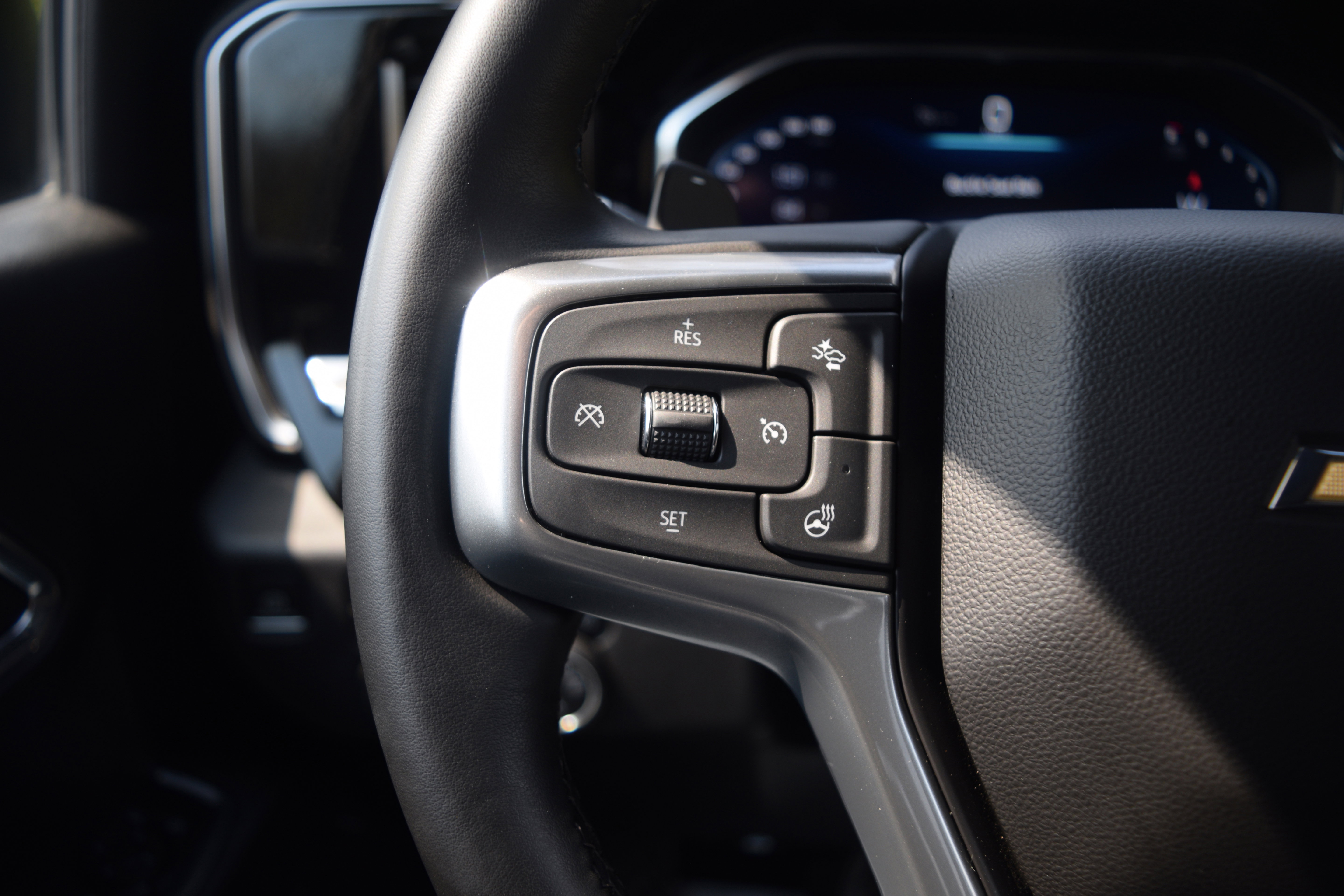 Used 2024 Chevrolet Silverado 1500 LT AWD/4WD image 6