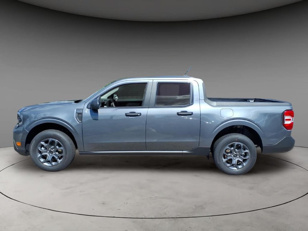 New 2026 Ford Maverick XLT w/ Equipment Group 301A AWD/4WD image 2