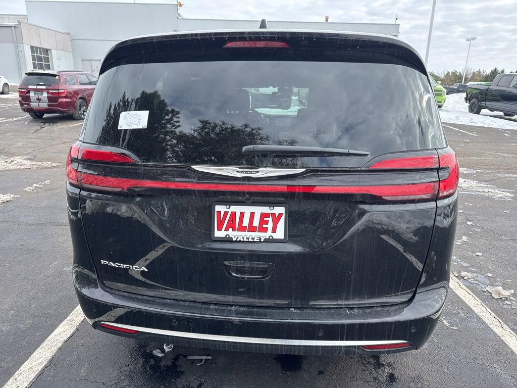 New 2026 Chrysler Pacifica Pinnacle image 14