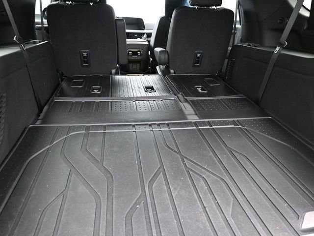 New 2026 Chevrolet Suburban Z71 w/ Z71 Off-Road Package AWD/4WD image 19