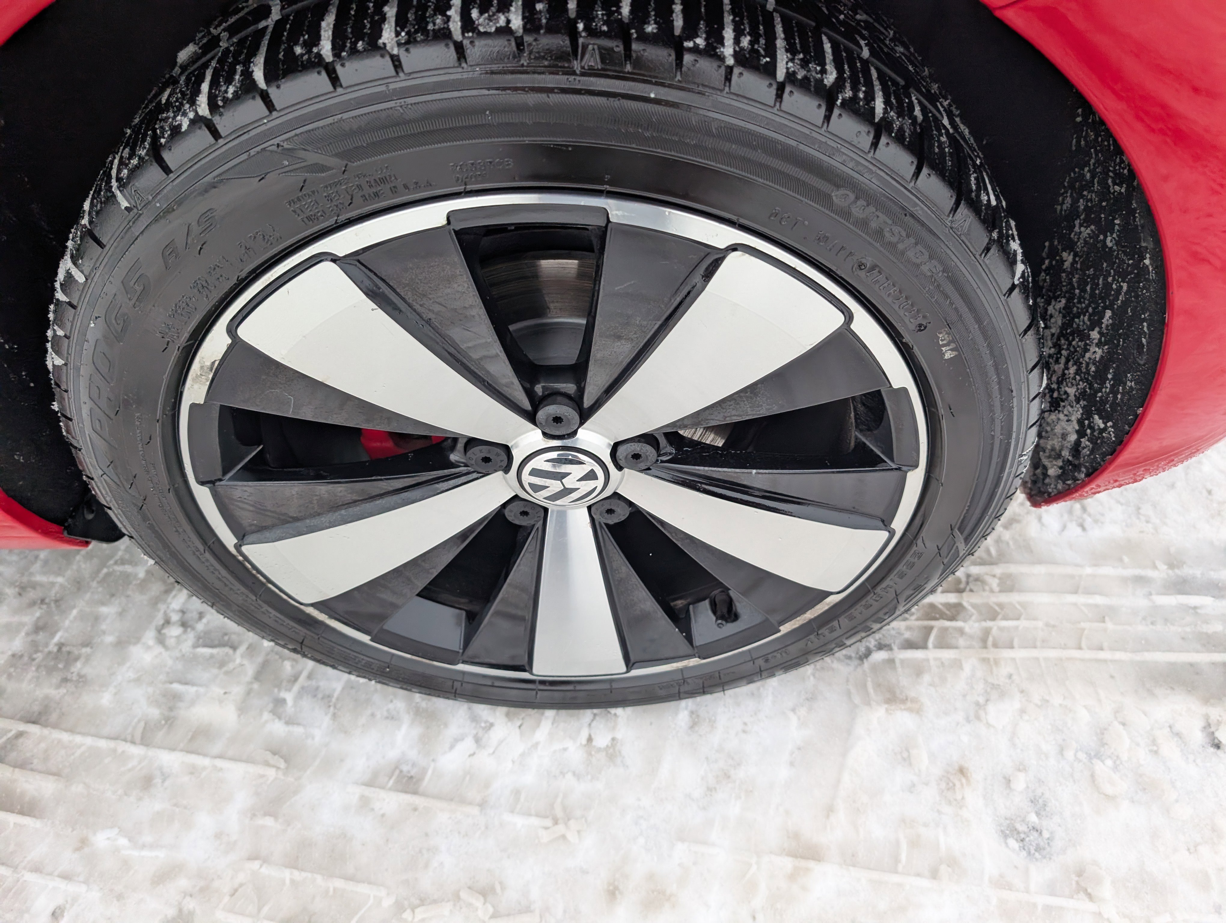 Used 2013 Volkswagen Beetle 2.0T image 9