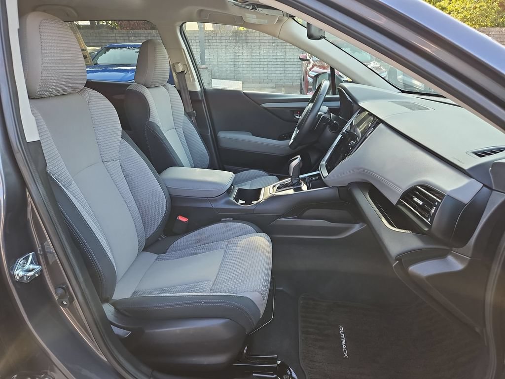 Used 2025 Subaru Outback Premium AWD/4WD image 31