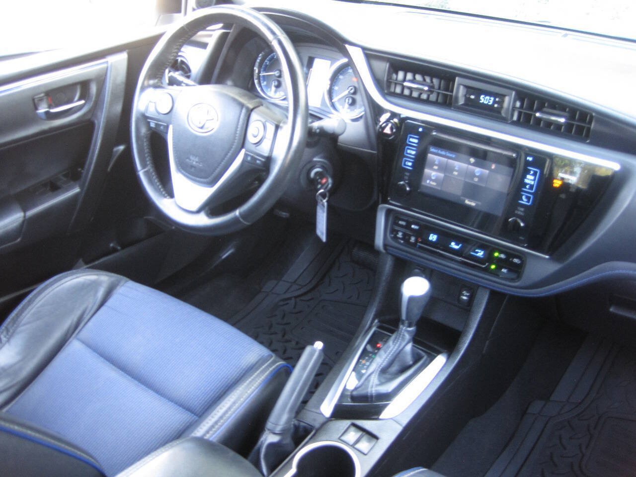 Used 2017 Toyota Corolla SE FWD image 30