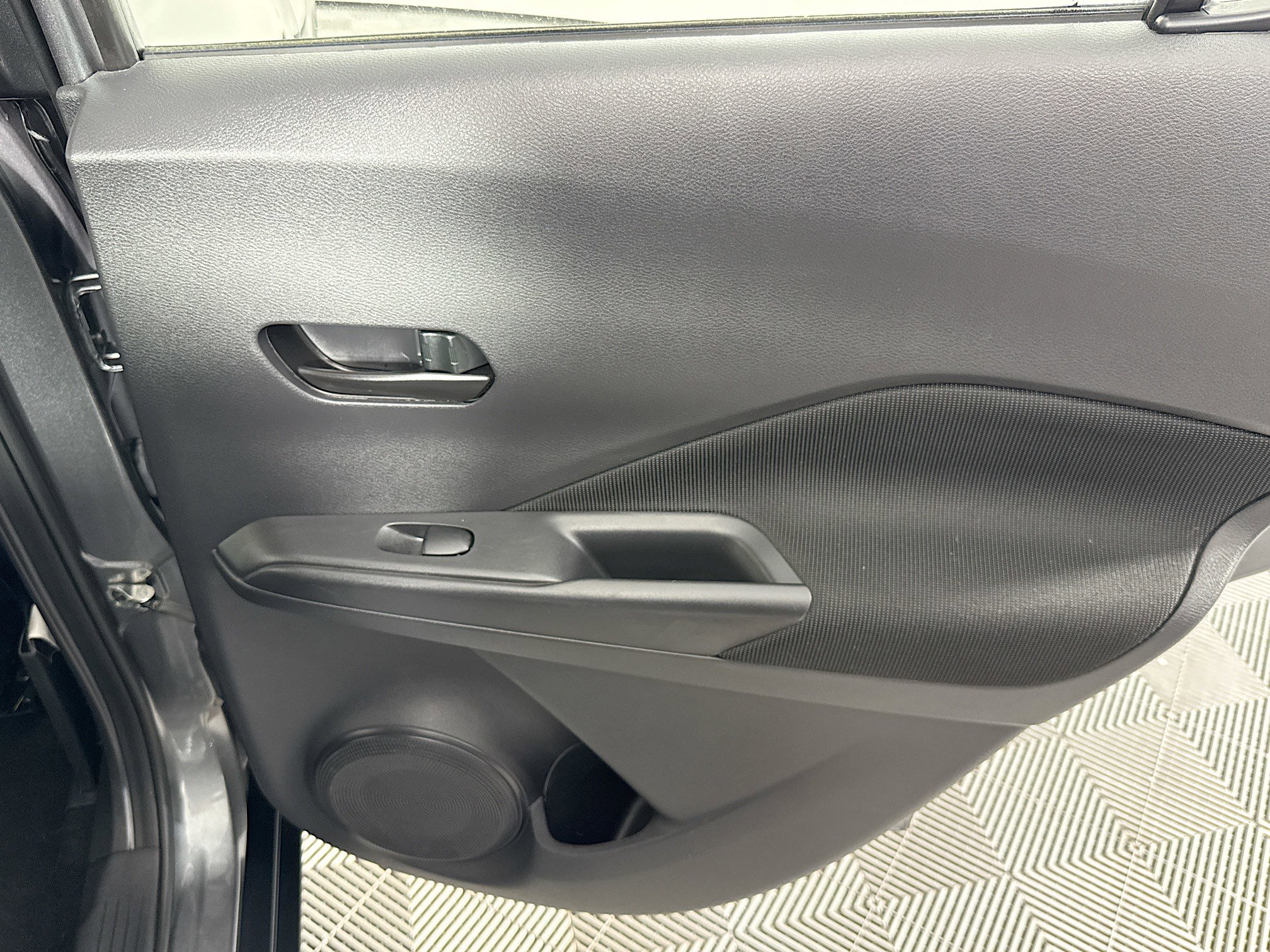 Used 2022 Nissan Kicks S image 27