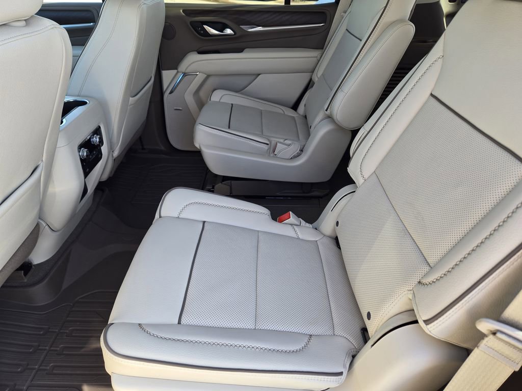 Used 2023 GMC Yukon Denali w/ LPO, Floor Liner Package image 36
