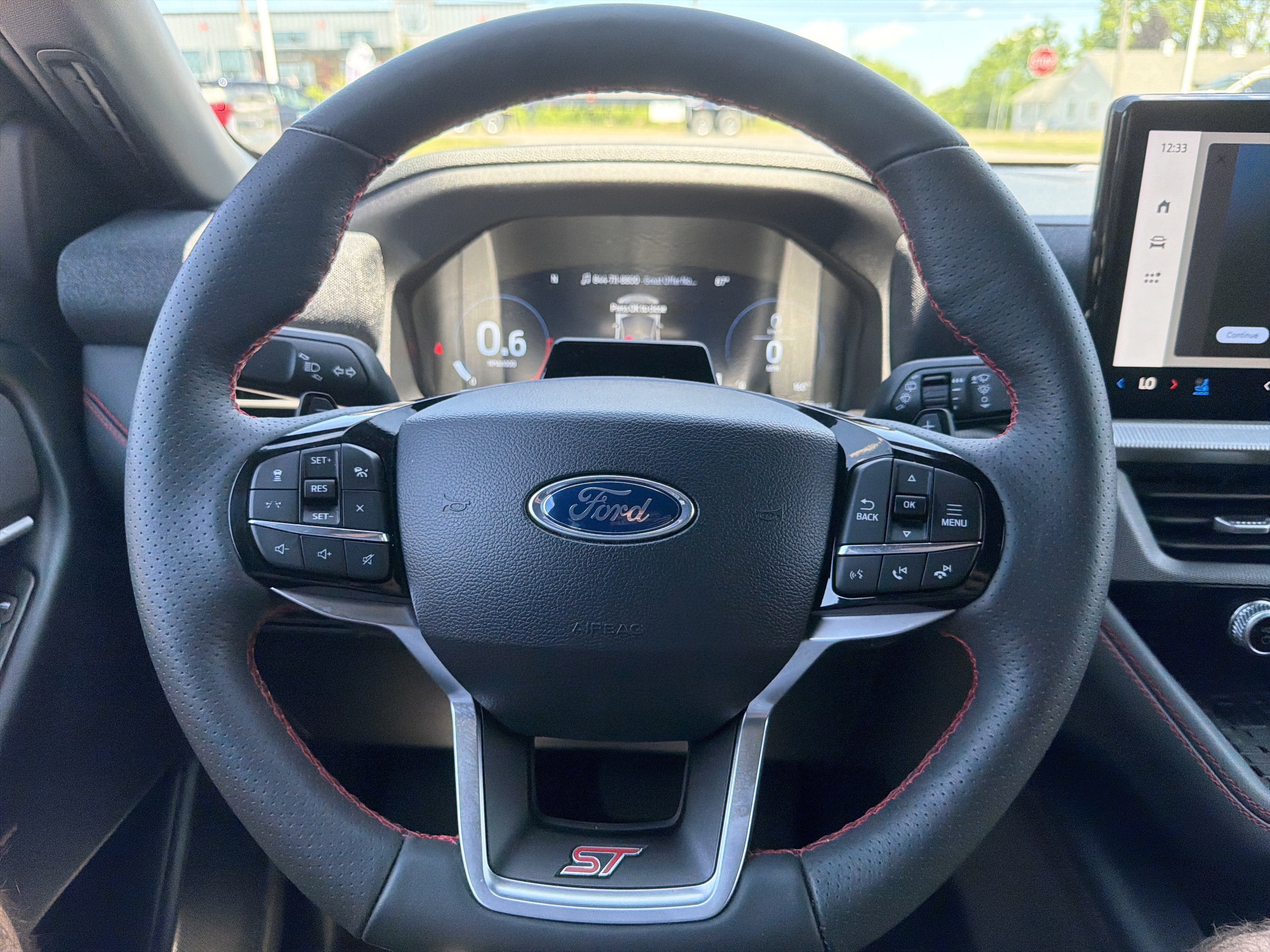 Used 2025 Ford Explorer ST AWD/4WD image 18