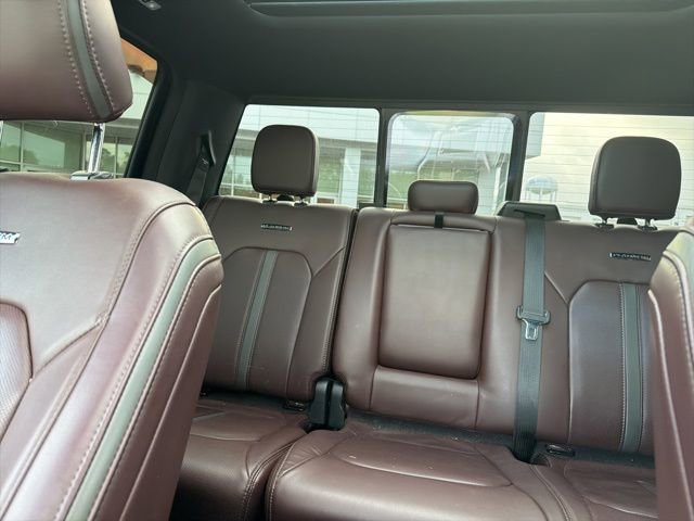 Used 2017 Ford F150 Platinum w/ Equipment Group 701A Luxury image 14