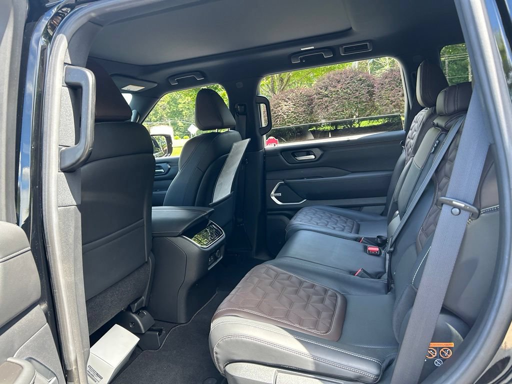 Used 2025 Nissan Armada Platinum Reserve RWD image 52