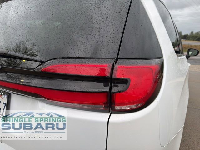 Used 2024 Chrysler Pacifica Touring-L FWD image 17