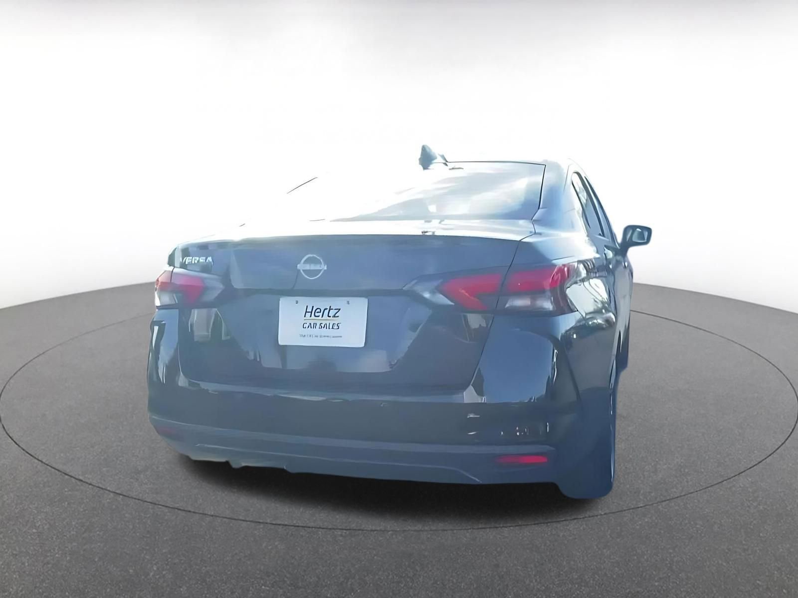 Used 2025 Nissan Versa SV image 15