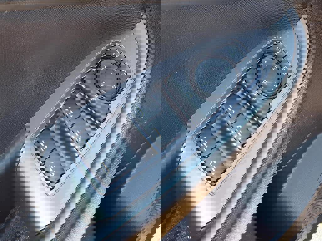 Used 2024 Chevrolet Malibu RS image 11