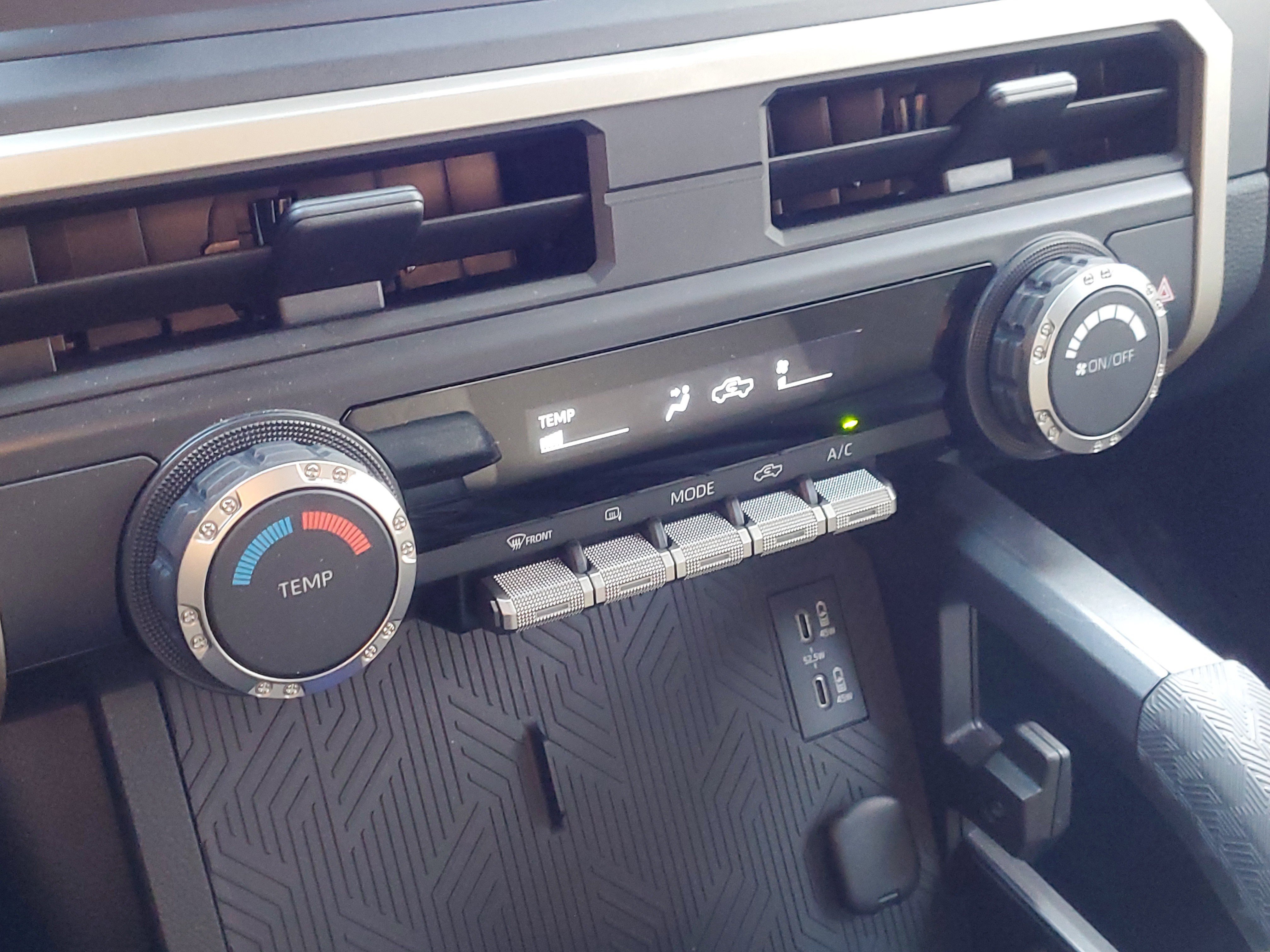 Used 2025 Toyota Tacoma SR image 26