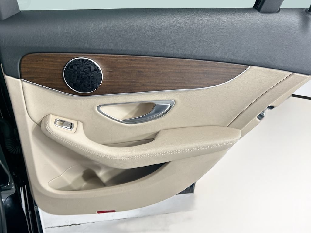 Used 2021 Mercedes-Benz C 300 Sedan image 25