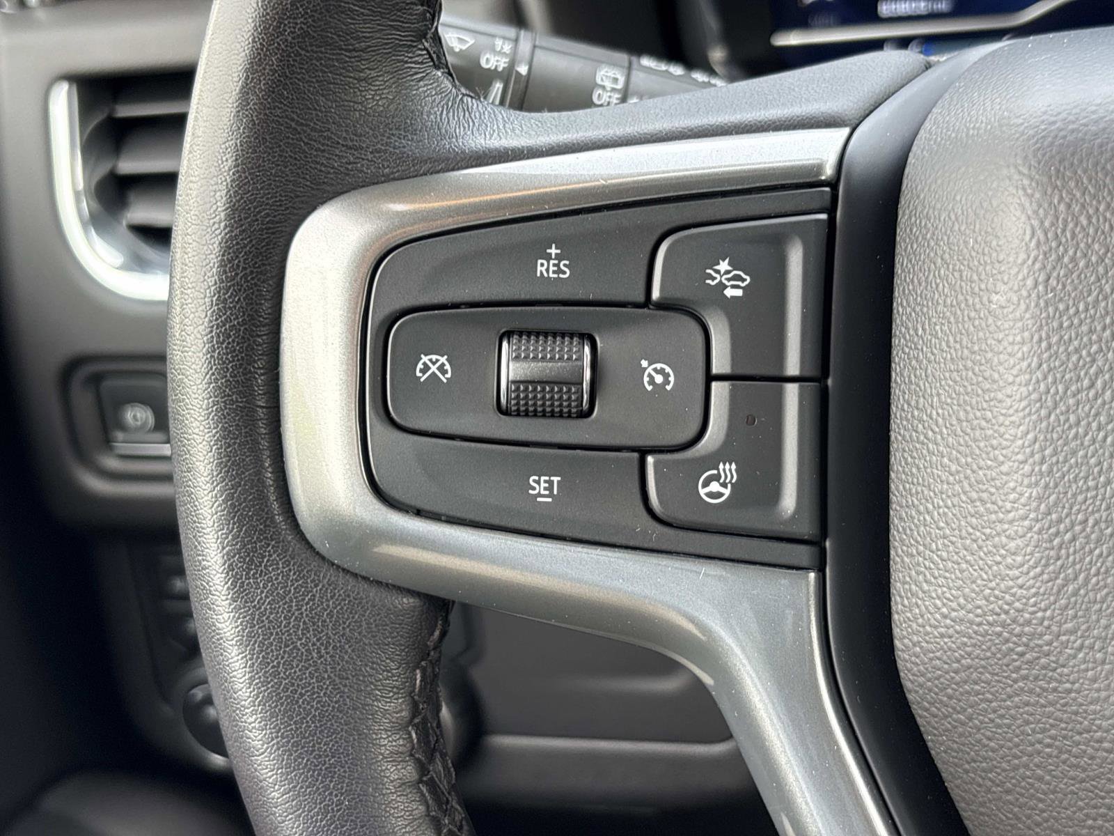 Used 2023 Chevrolet Suburban Premier AWD/4WD image 19