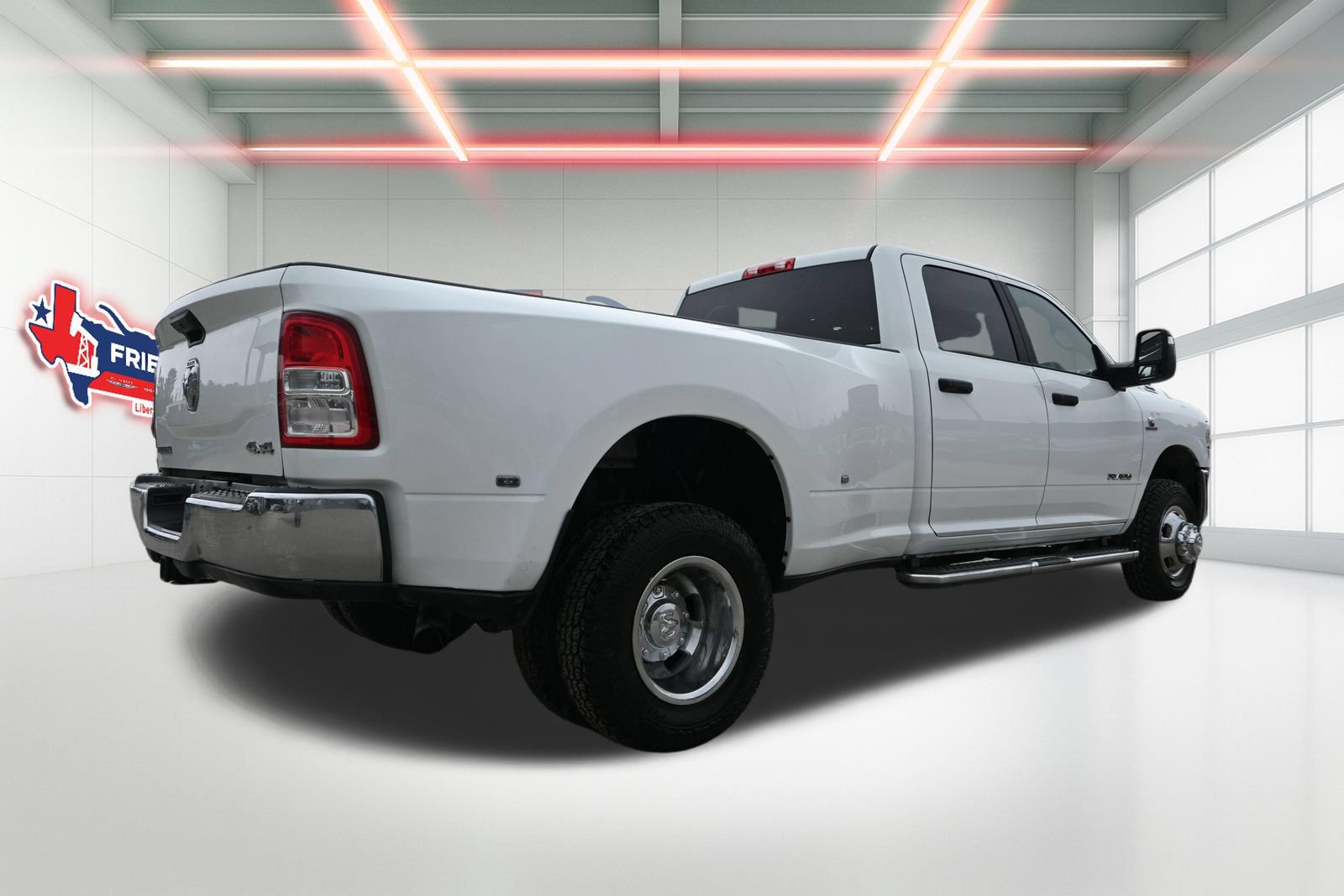Used 2024 RAM 3500 Big Horn AWD/4WD image 3