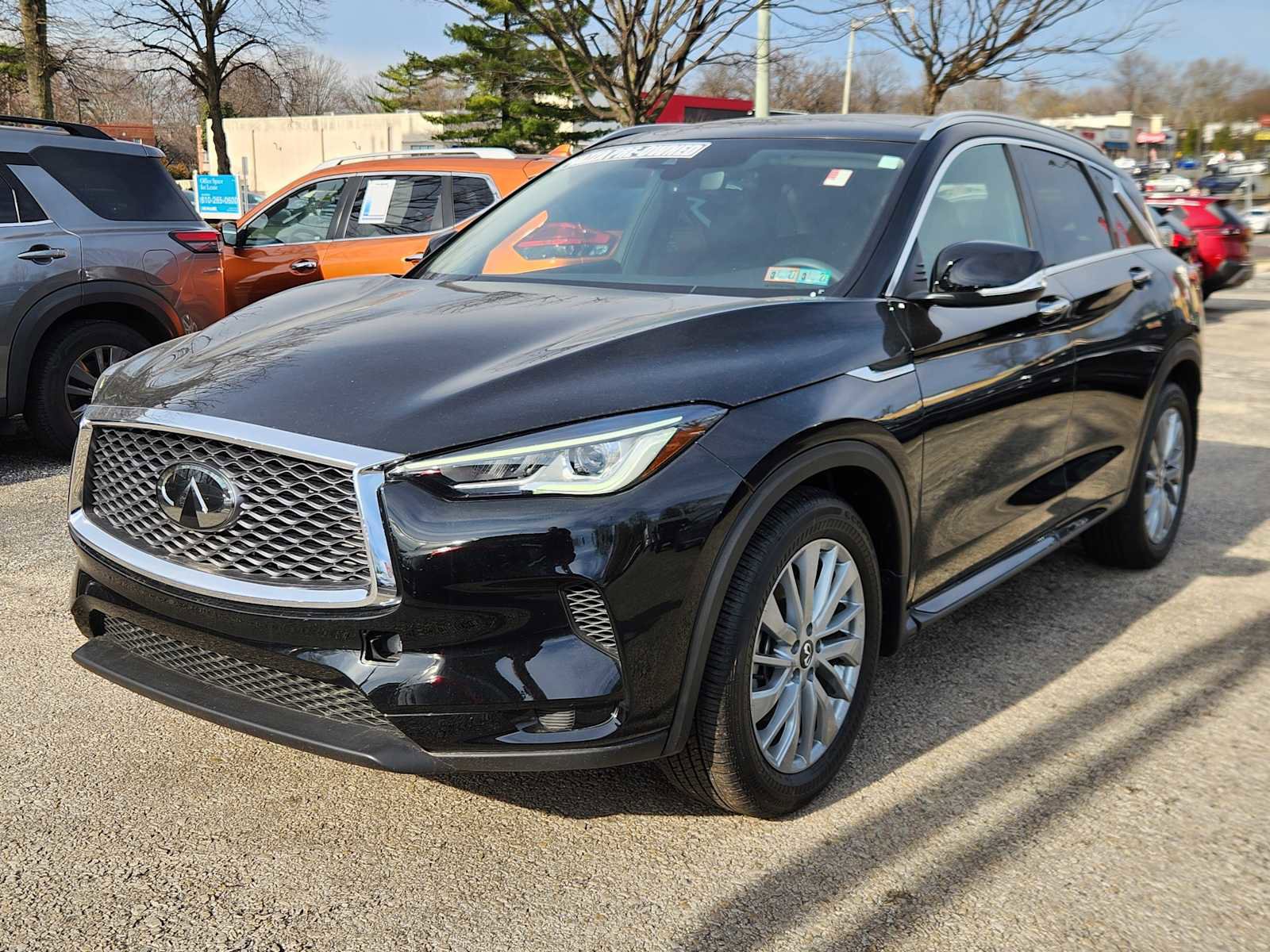 Used 2025 INFINITI QX50 Luxe AWD/4WD image 2