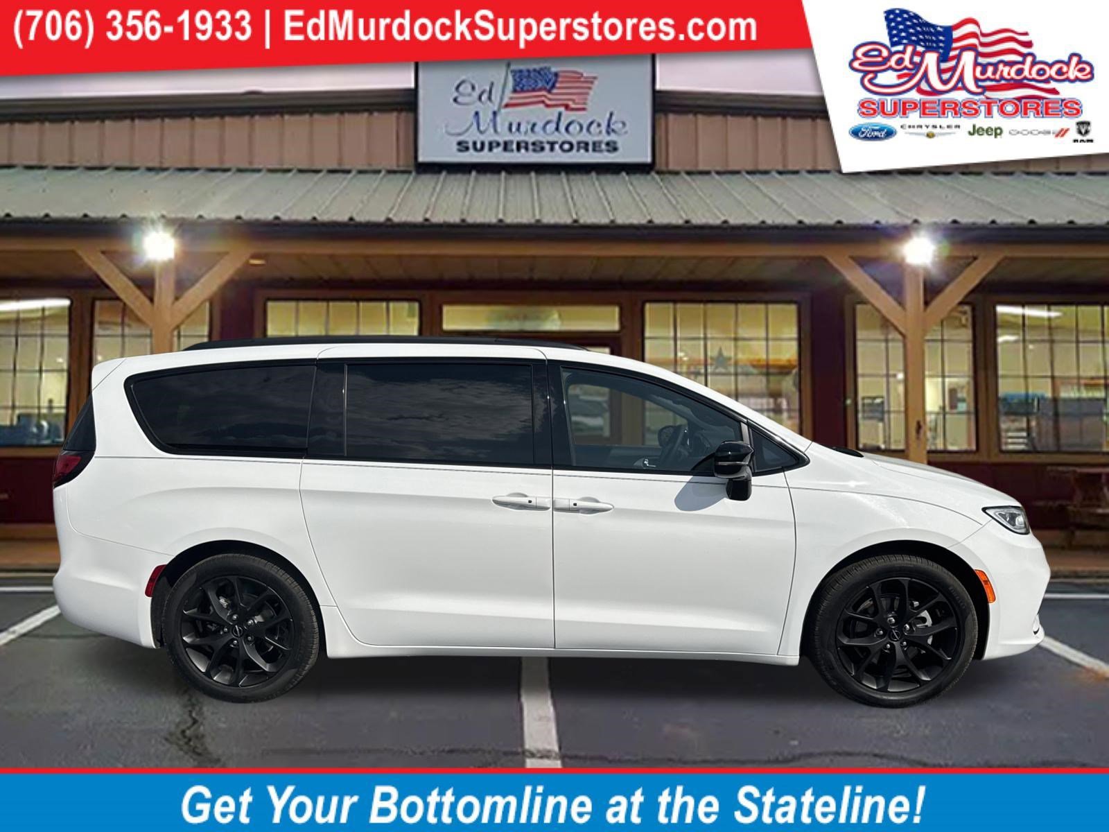 Used 2024 Chrysler Pacifica Touring-L w/ S Appearance Package image 1