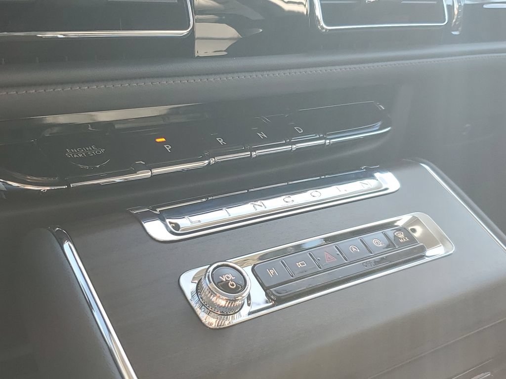 New 2025 Lincoln Aviator Reserve w/ Equipment Group 201A AWD/4WD image 19