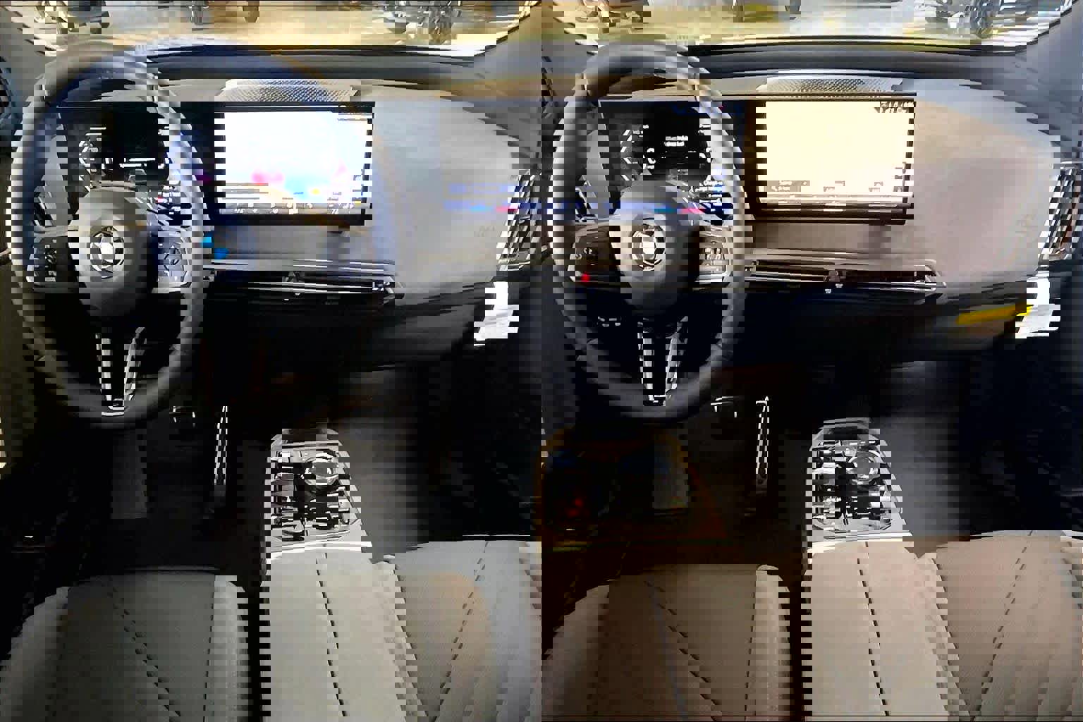 Used 2026 BMW iX xDrive60 w/ M Sport Package image 5