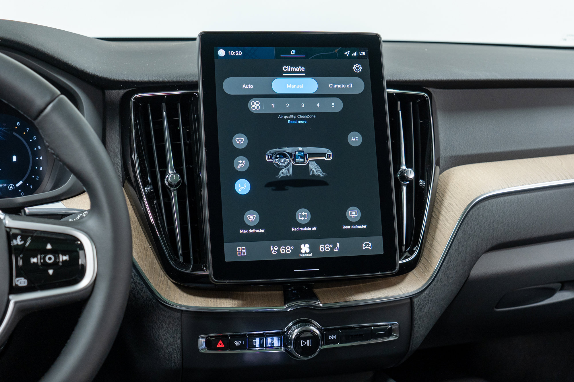 New 2026 Volvo XC60 B5 Core w/ Climate Package image 19