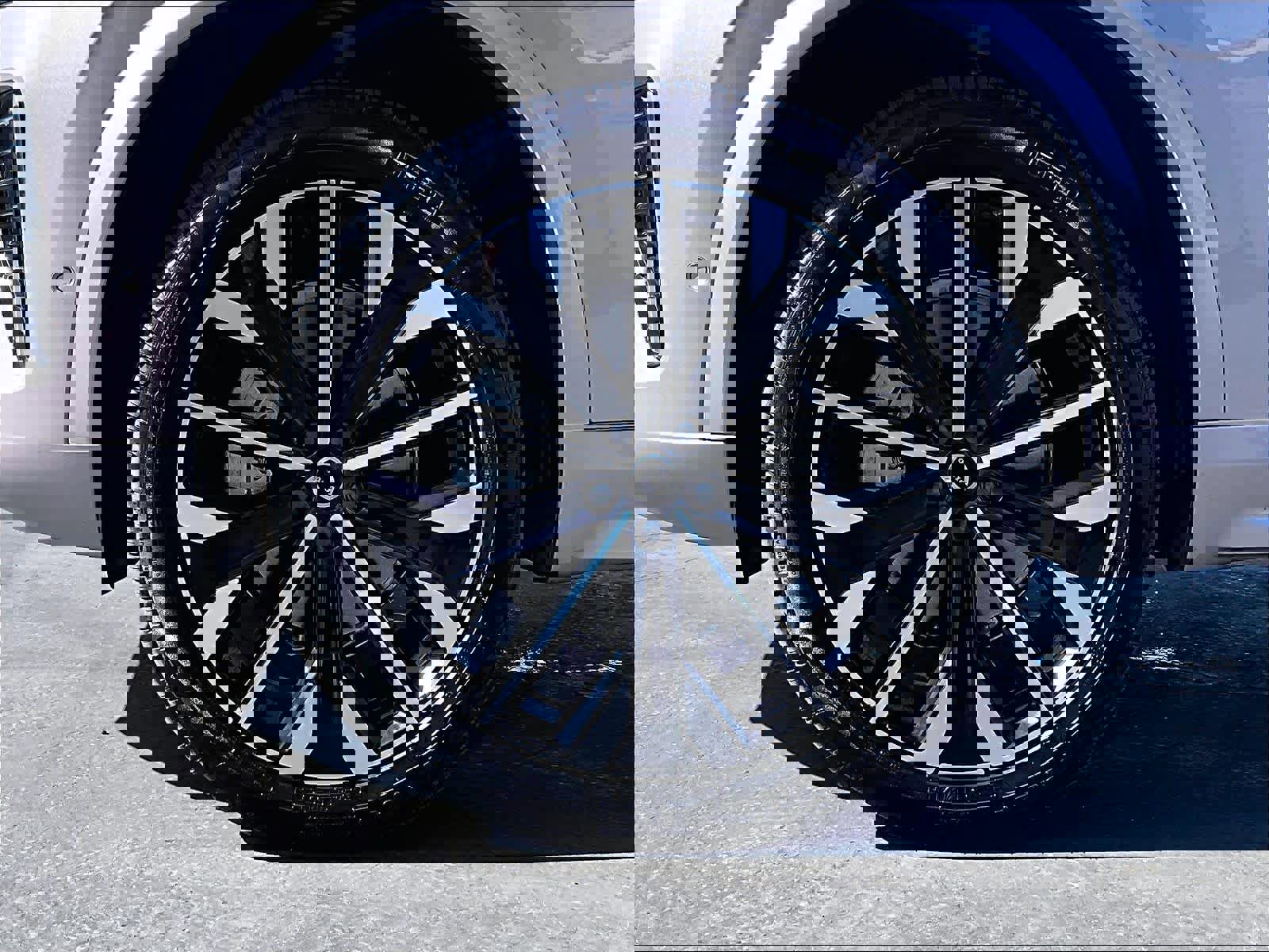 Used 2026 Volvo XC90 B6 Plus w/ Protection Package Premier image 12