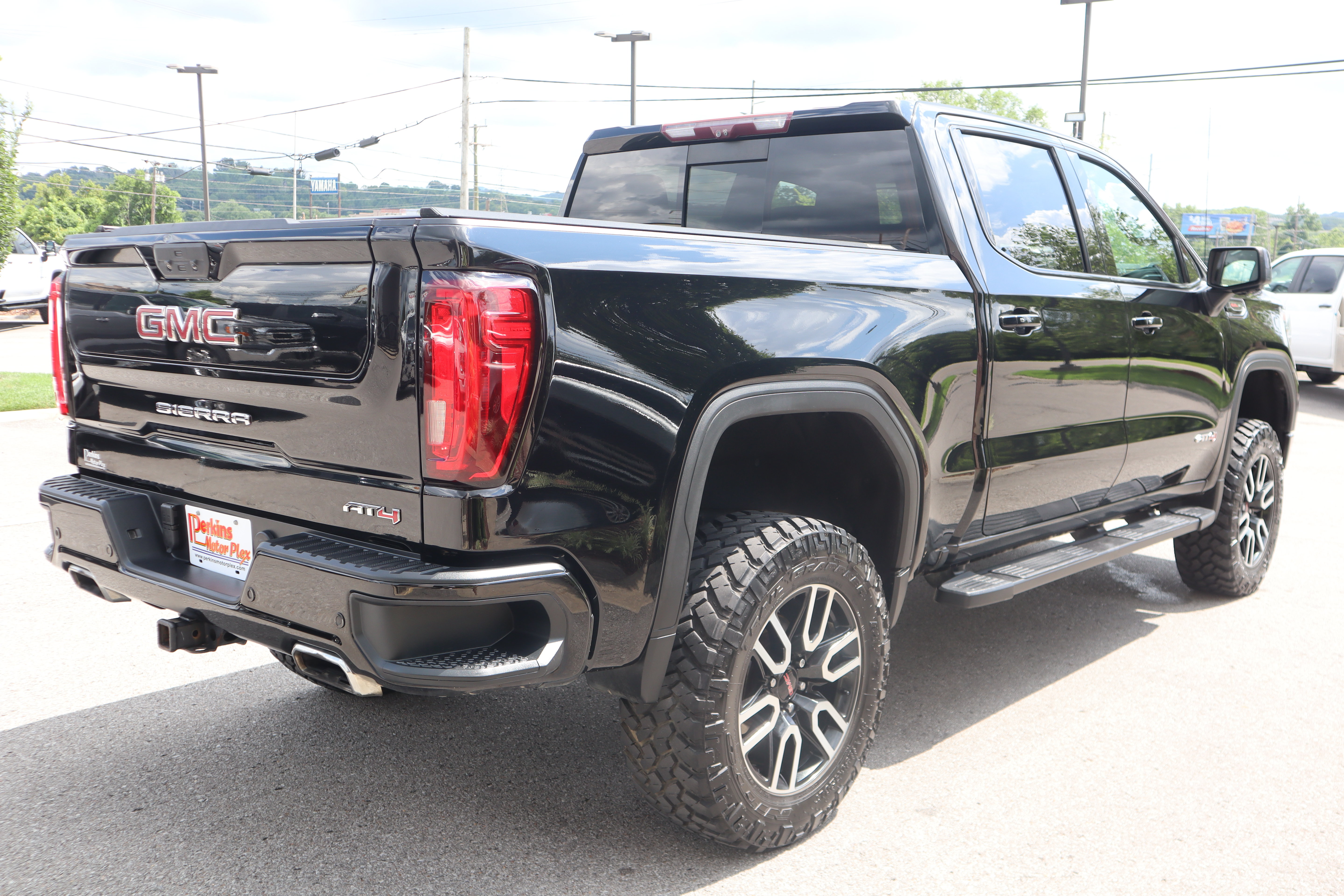 Used 2020 GMC Sierra 1500 AT4 w/ AT4 Premium Package AWD/4WD image 7