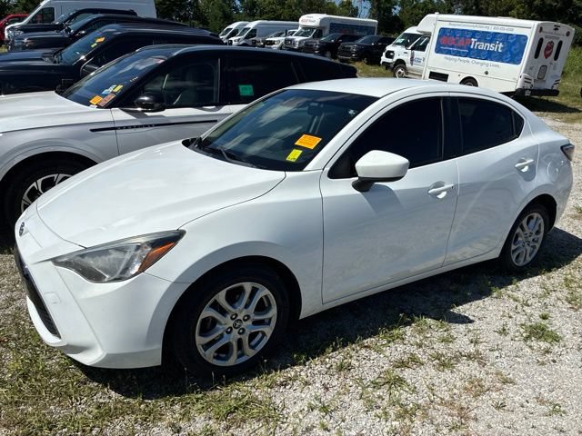 Used 2017 Toyota Yaris iA FWD image 3