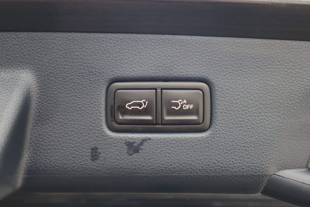 Used 2025 Kia Carnival SX FWD image 33