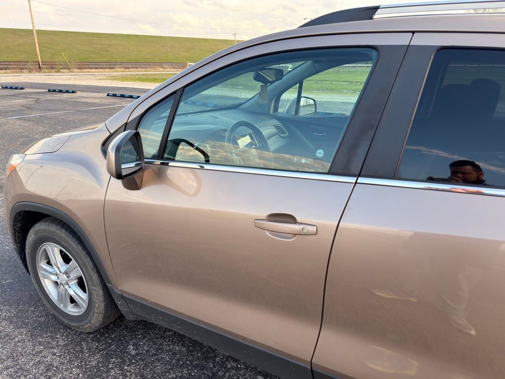Used 2018 Chevrolet Trax LT image 11