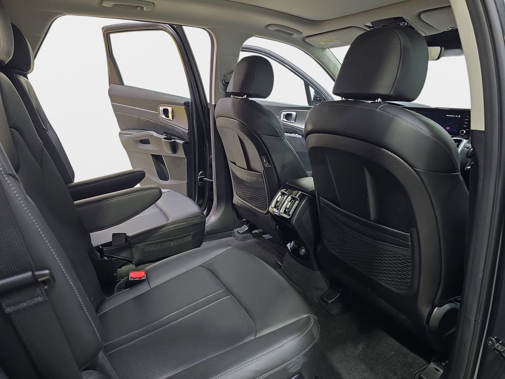 Used 2023 Kia Sorento SX image 13