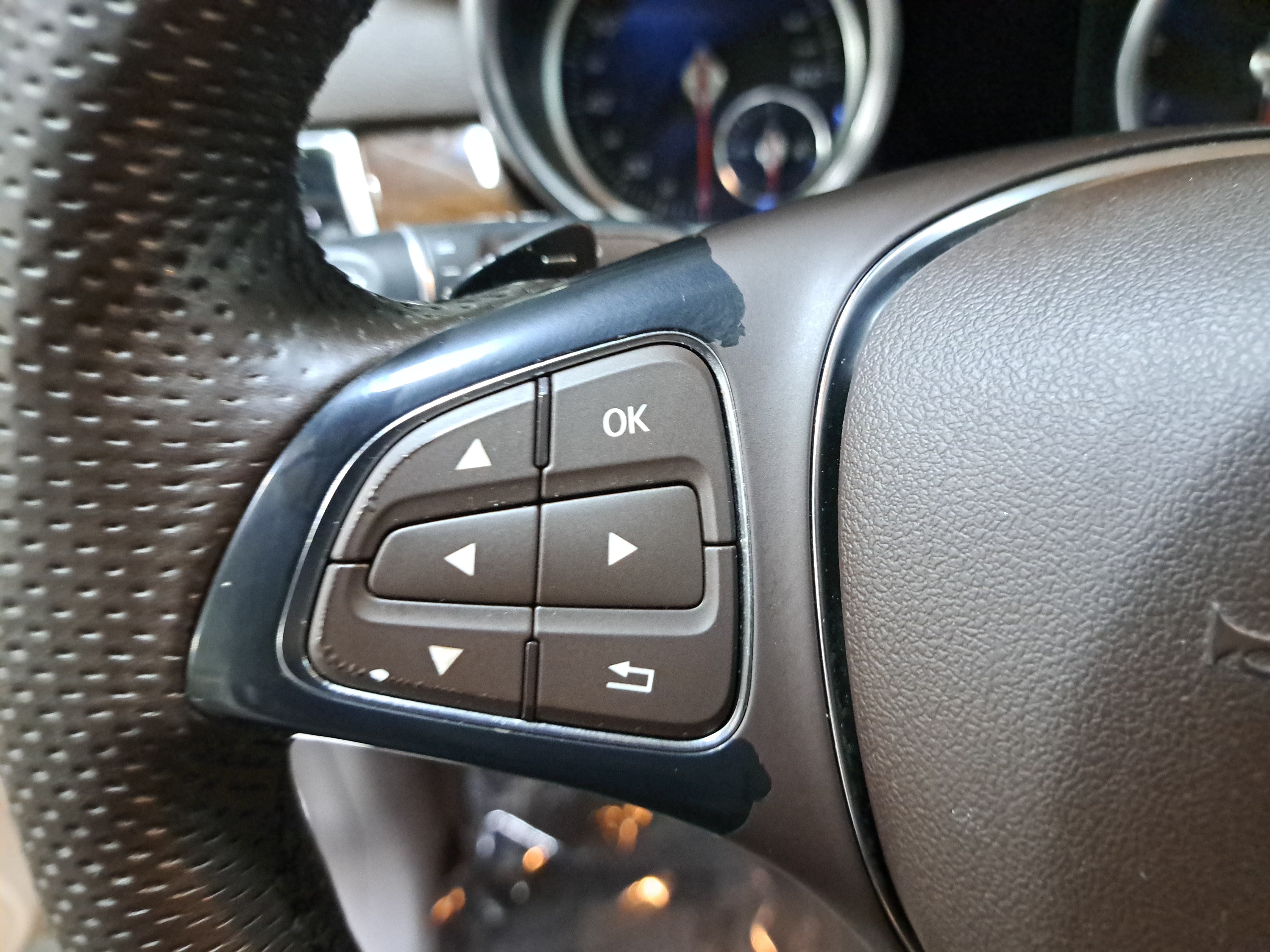 Used 2018 Mercedes-Benz GLE 350 4MATIC image 18