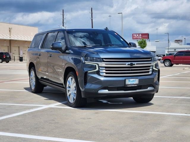 Used 2021 Chevrolet Suburban High Country w/ Premium Package image 3