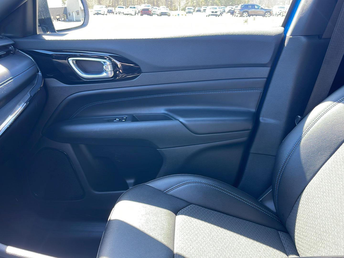 Used 2025 Jeep Compass Latitude w/ Altitude Special Edition image 22