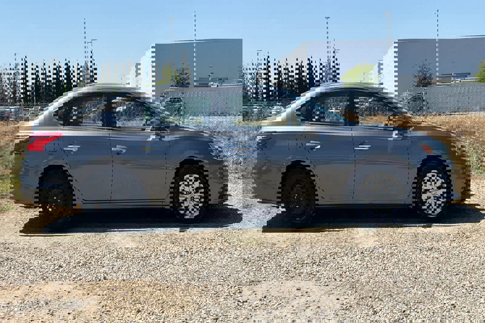 Used 2018 Nissan Sentra S image 9