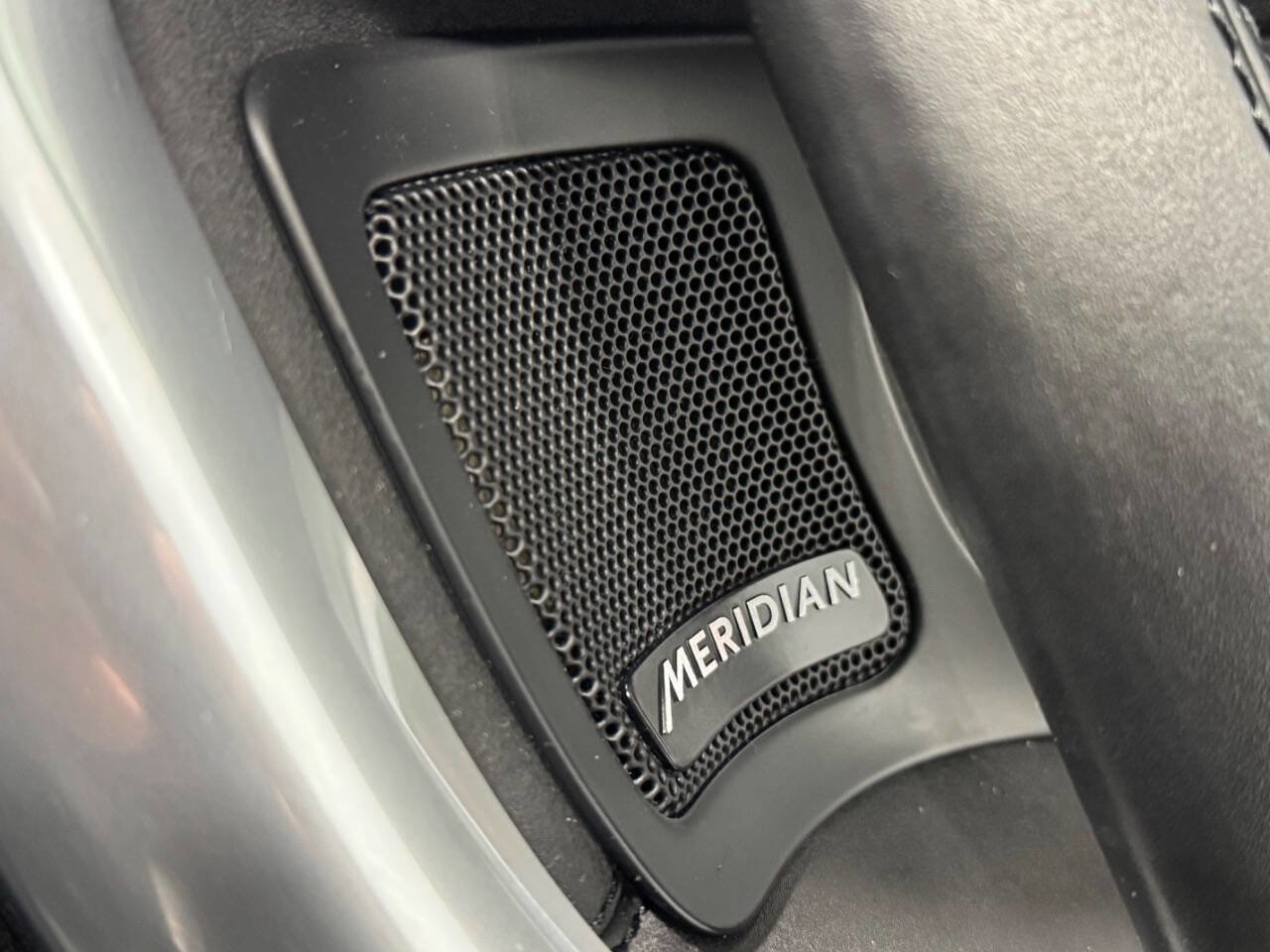 Used 2019 Land Rover Discovery Sport HSE image 18