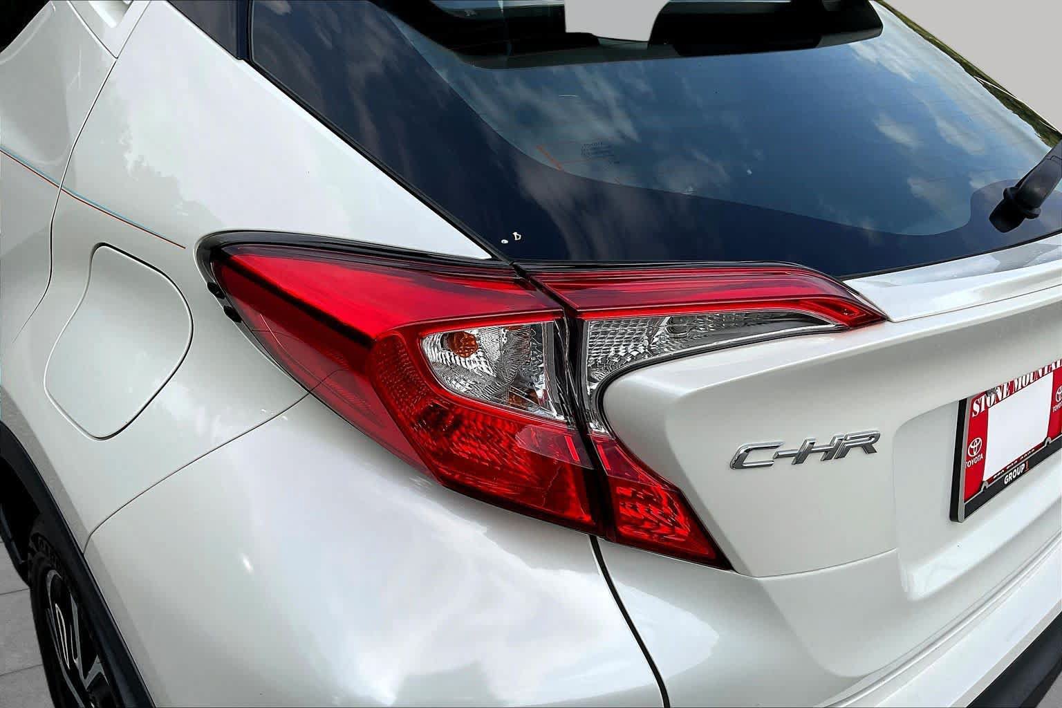 Used 2019 Toyota C-HR Limited FWD image 28