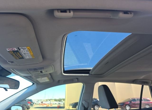 Used 2017 Toyota RAV4 XLE w/ Convenience Package image 8