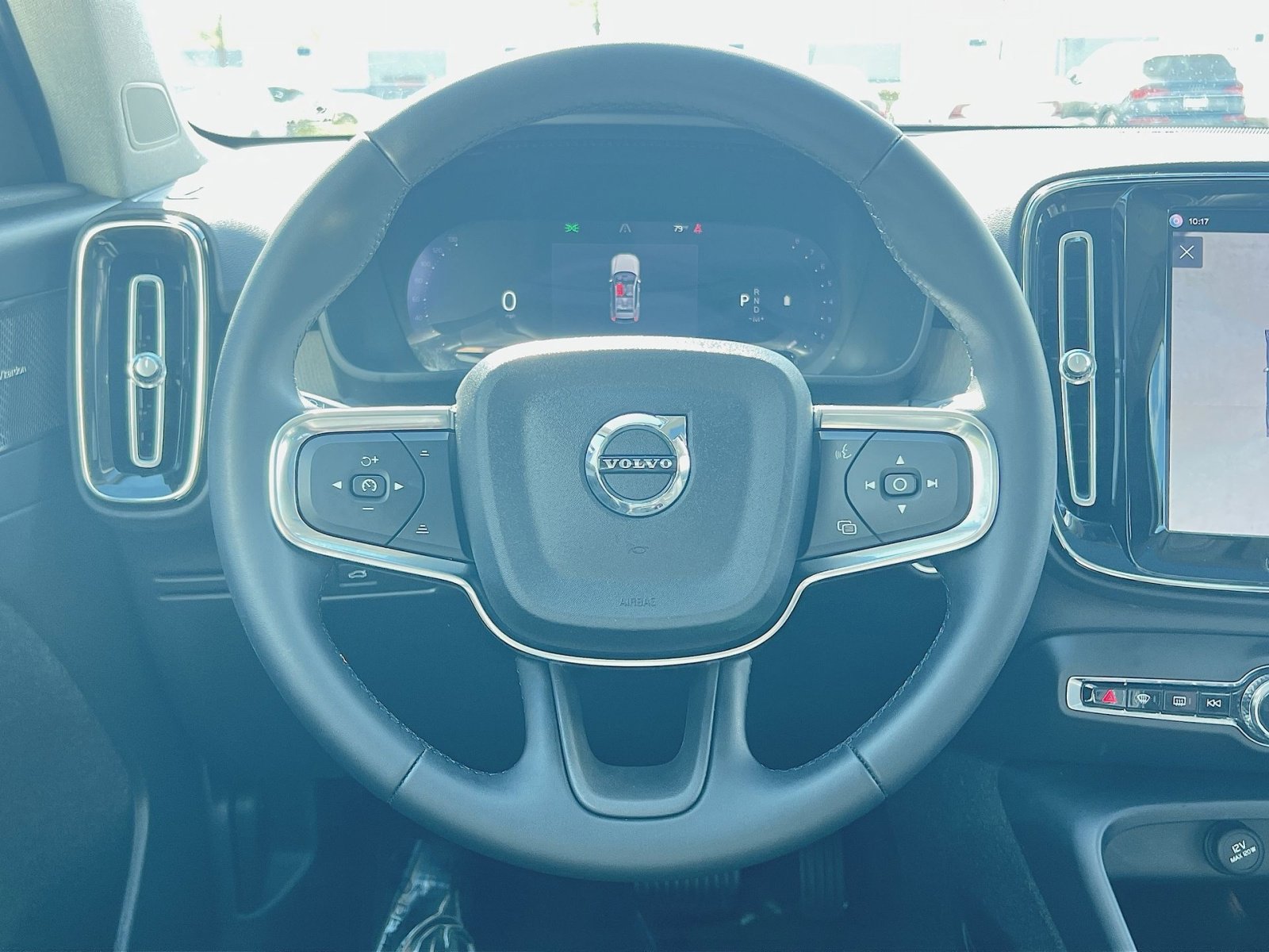 Certified 2023 Volvo XC40 B5 Plus w/ Climate Package image 13