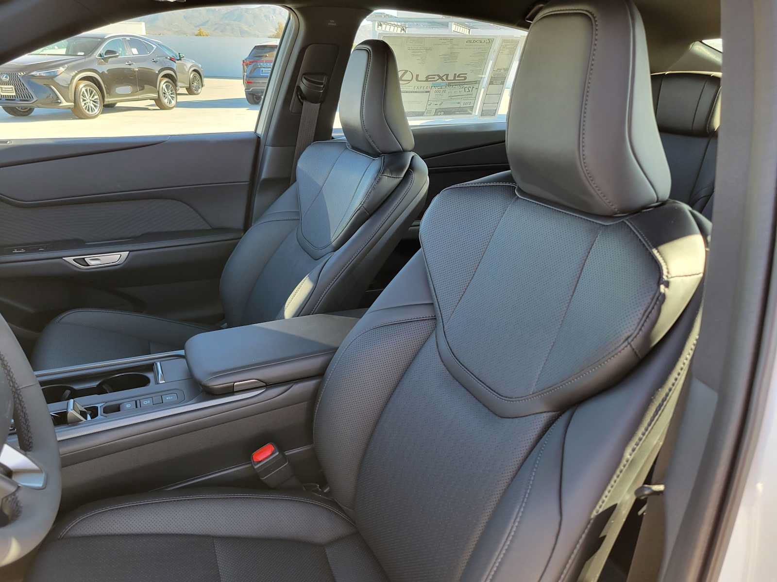 Used 2026 Lexus ES 350e w/ Convenience Package FWD image 21