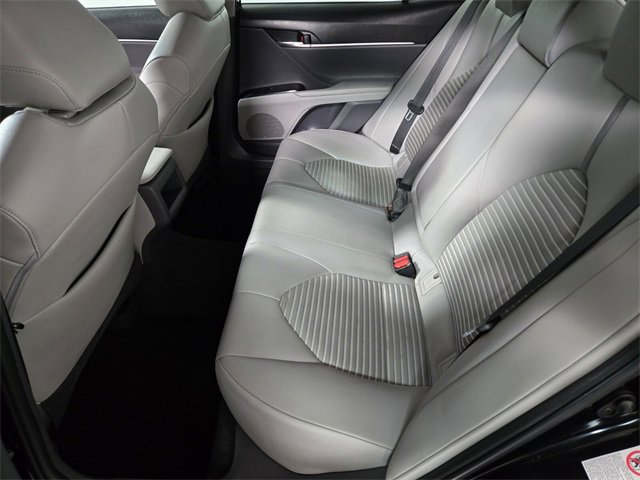 Used 2018 Toyota Camry SE image 14