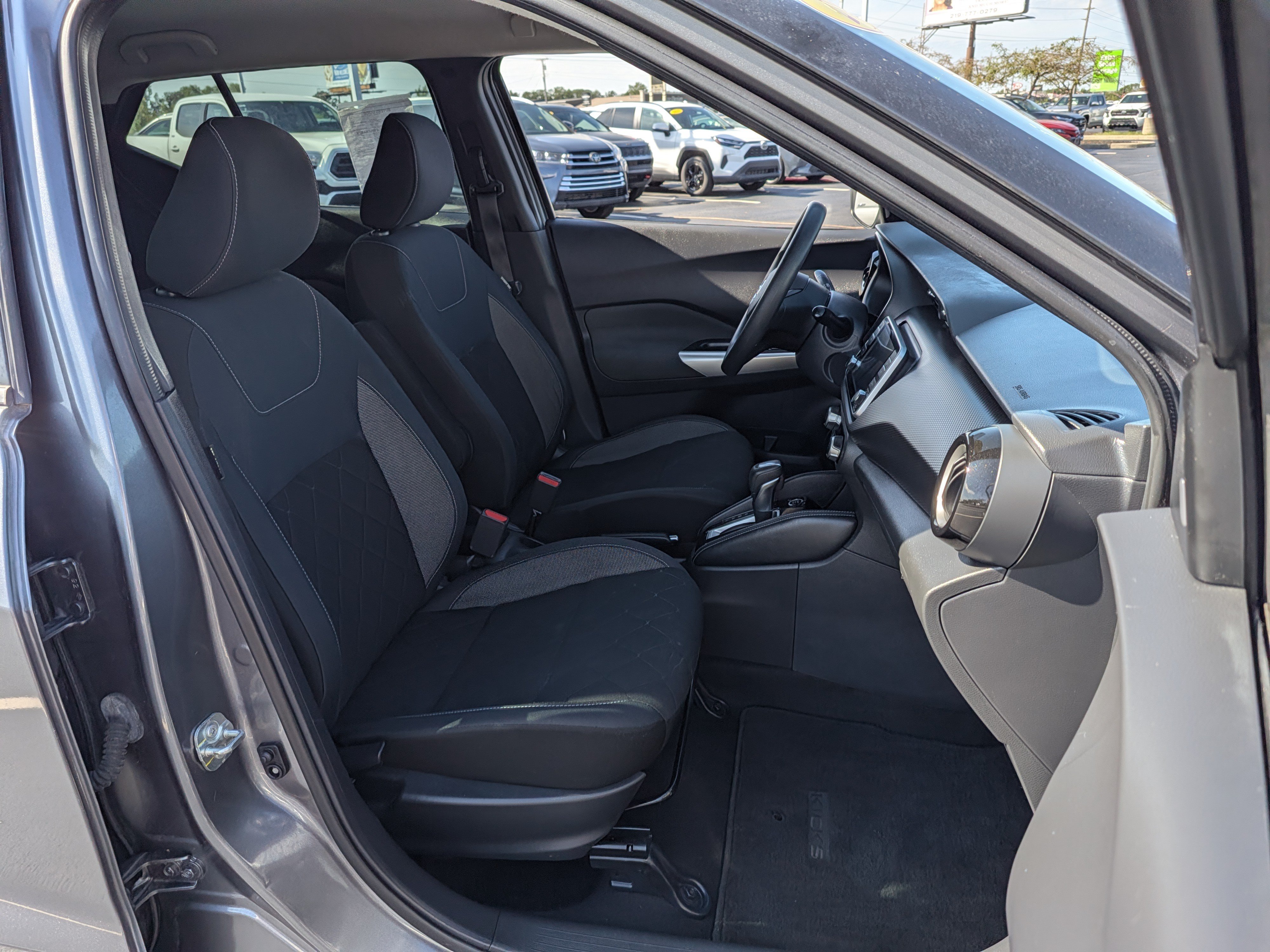 Used 2019 Nissan Kicks SV FWD image 21