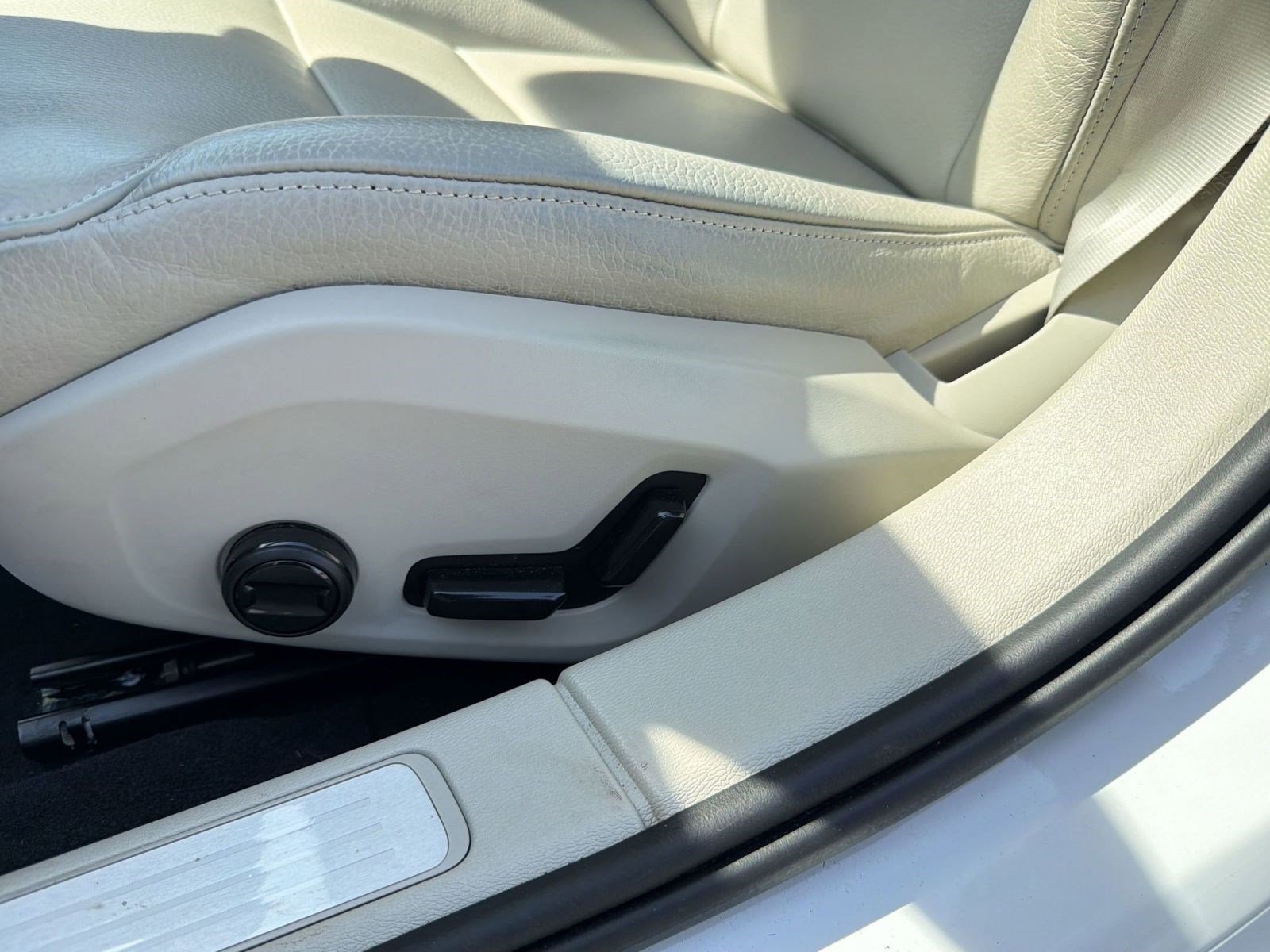 Certified 2024 Volvo S60 B5 Plus w/ Climate Package image 13