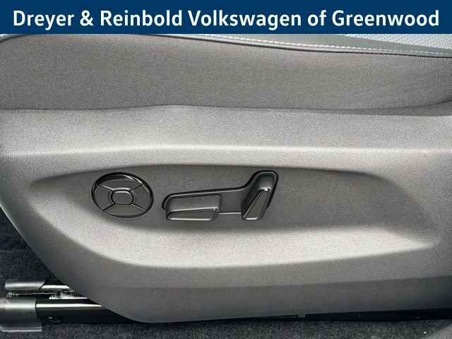 New 2026 Volkswagen Tiguan SE image 26